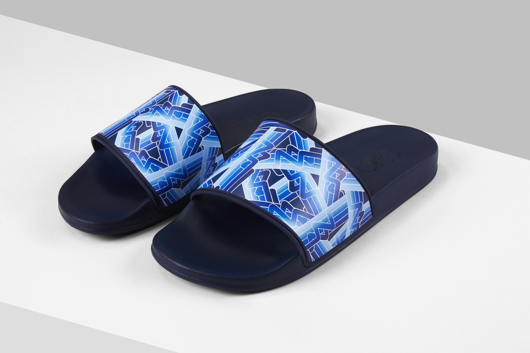 Navy and sky blue beach sandals in rubber
